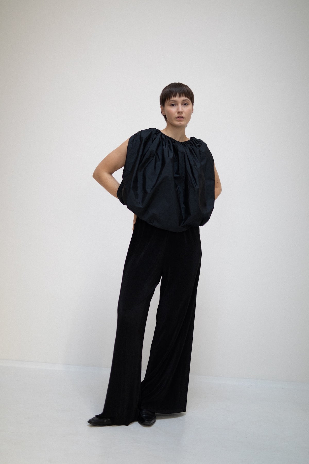 Black trousers PLEATED