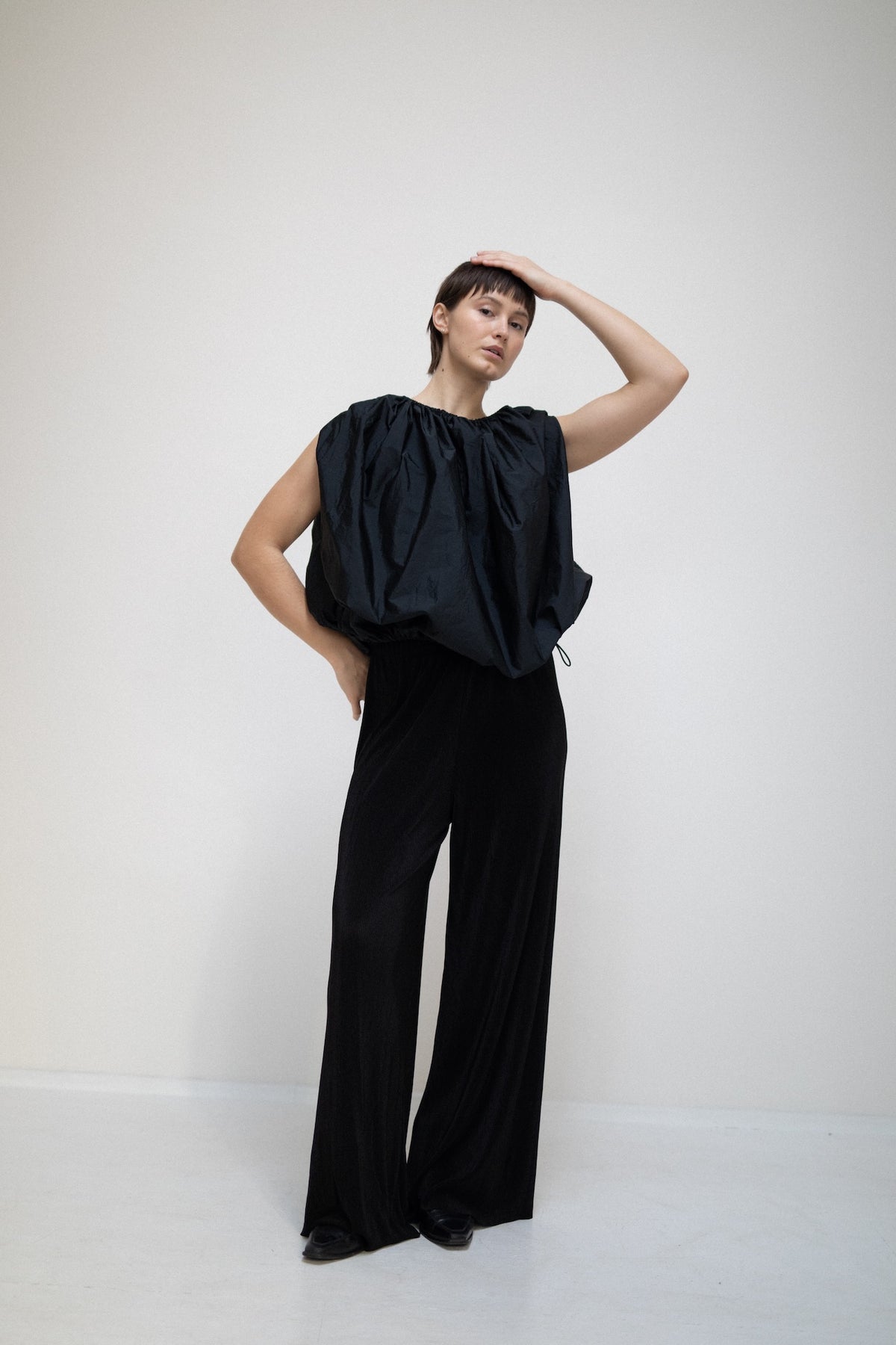 Black trousers PLEATED