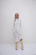 Load image into Gallery viewer, Pleated dress LONG SLEEVE white