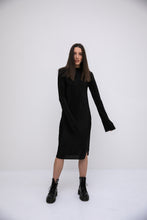 Load image into Gallery viewer, Pleated dress LONG SLEEVE black